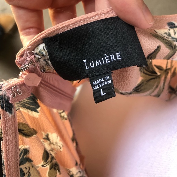 Lumiere Cold Shoulder Top - Picture 3 of 3